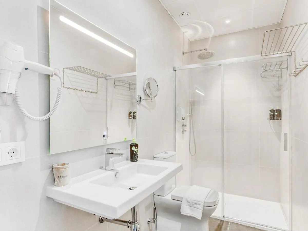 Apart Otel Limehome Malaga Calle Ancha Del Carmen - Digital Access