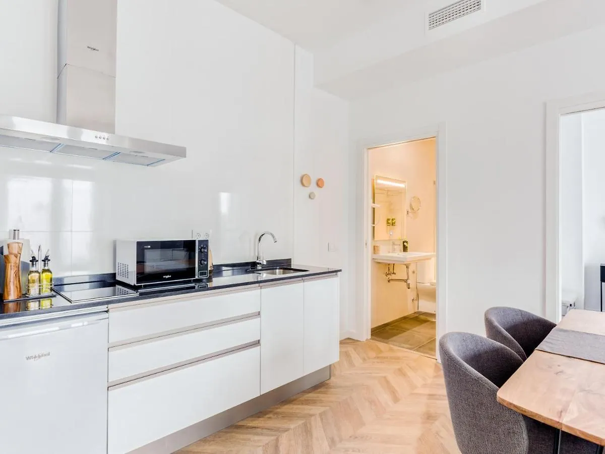 Apart Otel Limehome Malaga Calle Ancha Del Carmen - Digital Access