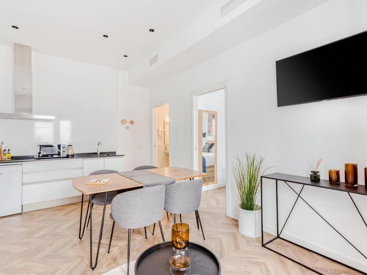 Limehome Malaga Calle Ancha Del Carmen - Digital Access İspanya