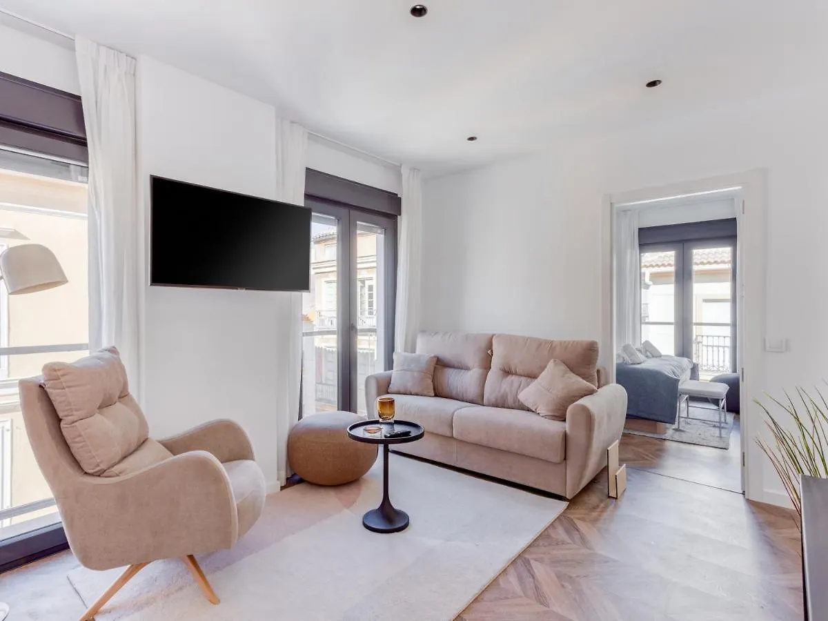 *** Apart Otel Limehome Malaga Calle Ancha Del Carmen - Digital Access İspanya