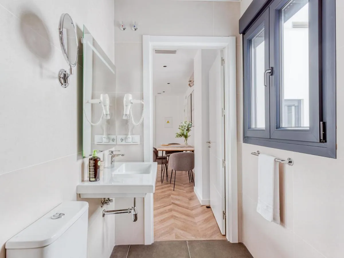 Limehome Malaga Calle Ancha Del Carmen - Digital Access Apart Otel