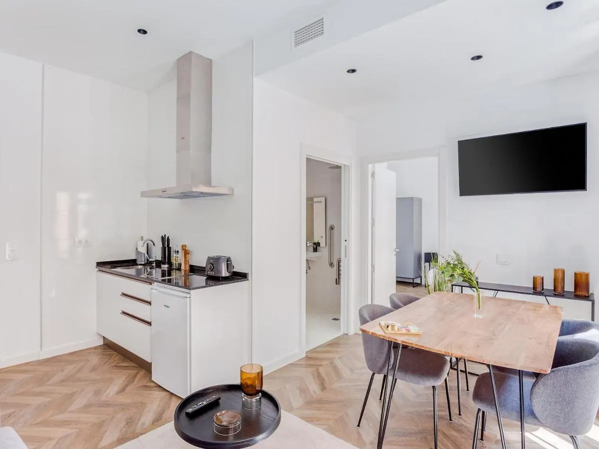 Limehome Malaga Calle Ancha Del Carmen - Digital Access Apart Otel