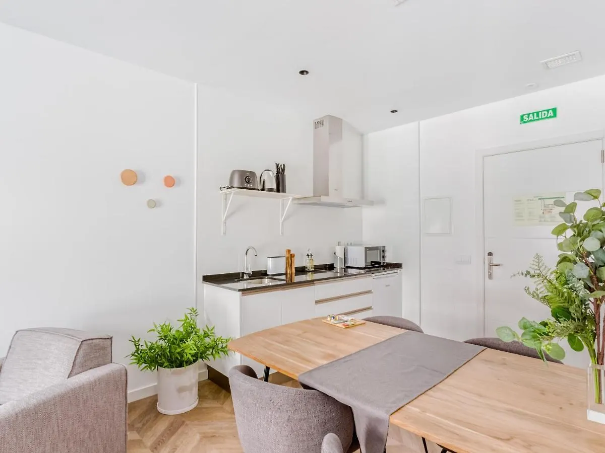 Apart Otel Limehome Malaga Calle Ancha Del Carmen - Digital Access